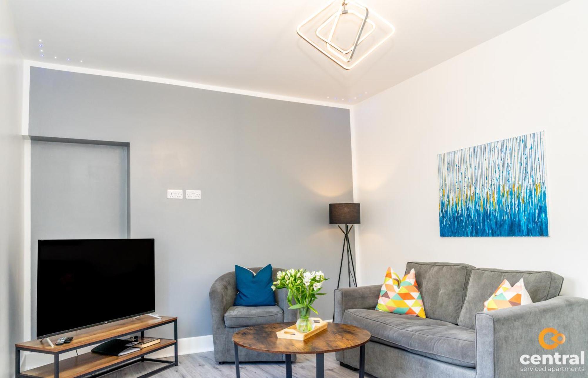 Central Serviced Apartments - 2 Bedroom - Free Street Parking - Fast Wifi - Smart Tvs In All Rooms - Ground Level - Family Neighbourhood - 3 X Double Beds - Heating 24-7 - Trade Stays - Weekly & Monthly Offers Dundee Exterior photo