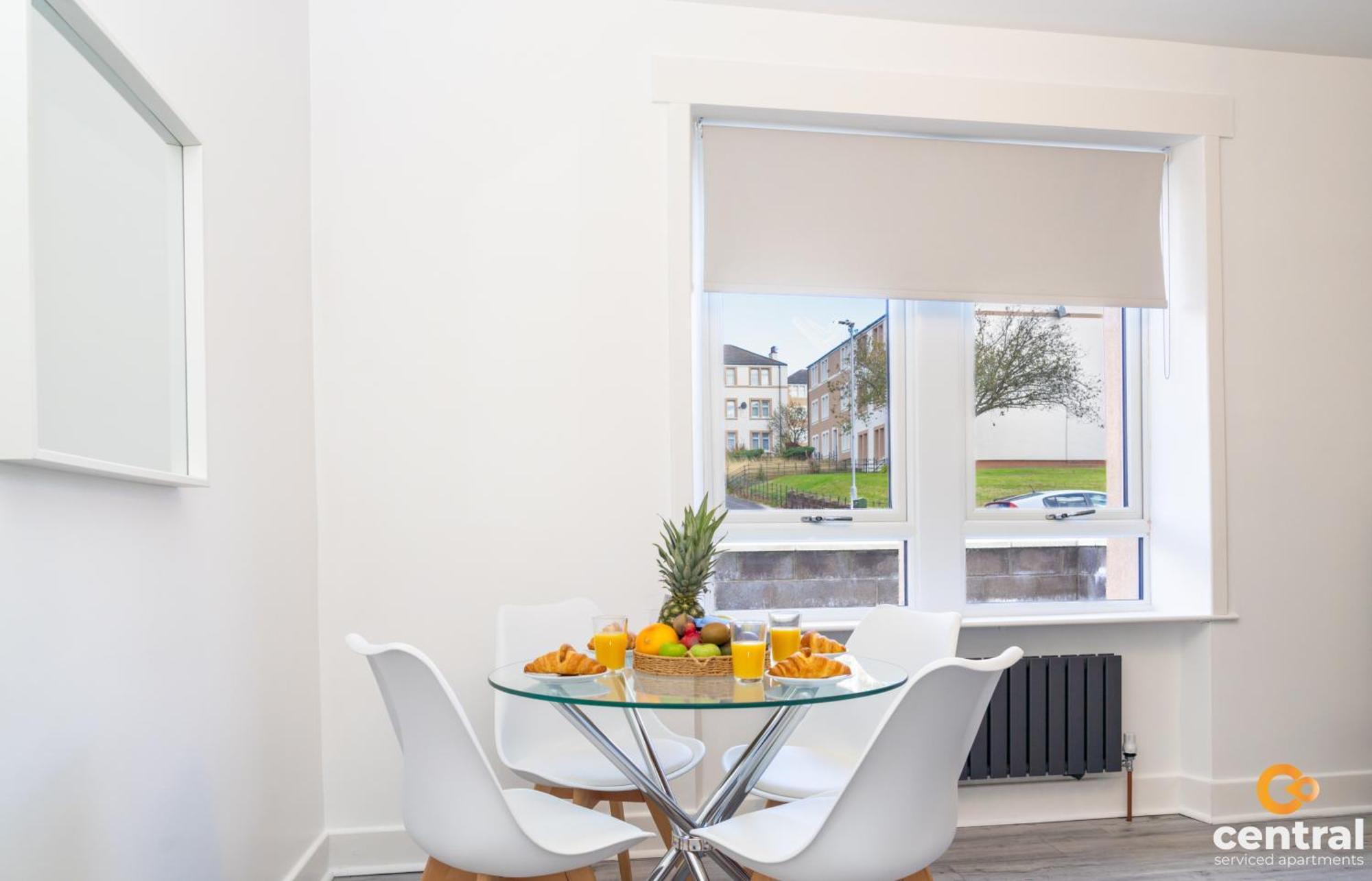 Central Serviced Apartments - 2 Bedroom - Free Street Parking - Fast Wifi - Smart Tvs In All Rooms - Ground Level - Family Neighbourhood - 3 X Double Beds - Heating 24-7 - Trade Stays - Weekly & Monthly Offers Dundee Exterior photo