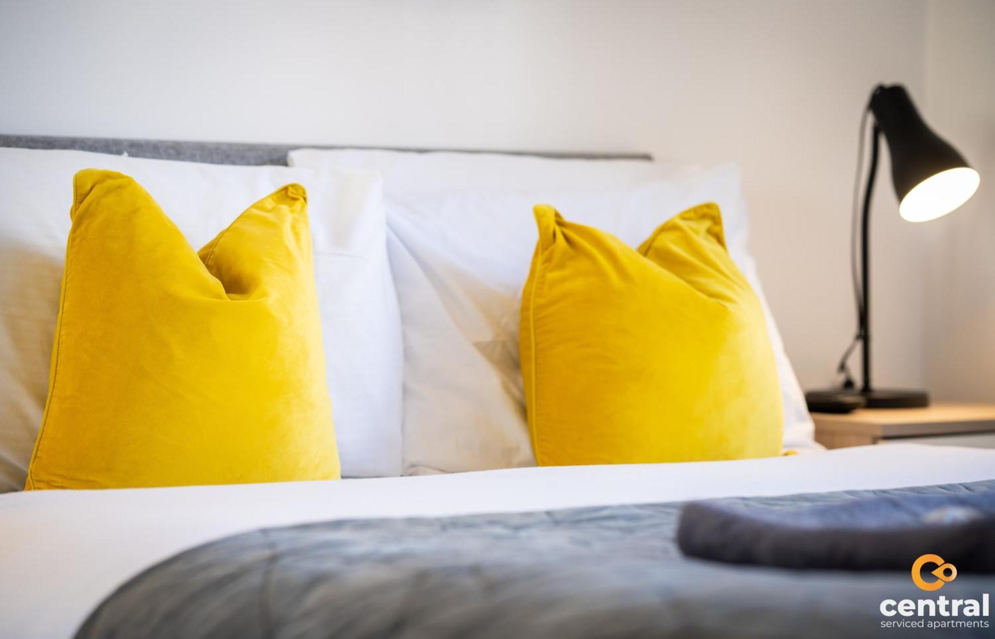 Central Serviced Apartments - 2 Bedroom - Free Street Parking - Fast Wifi - Smart Tvs In All Rooms - Ground Level - Family Neighbourhood - 3 X Double Beds - Heating 24-7 - Trade Stays - Weekly & Monthly Offers Dundee Exterior photo