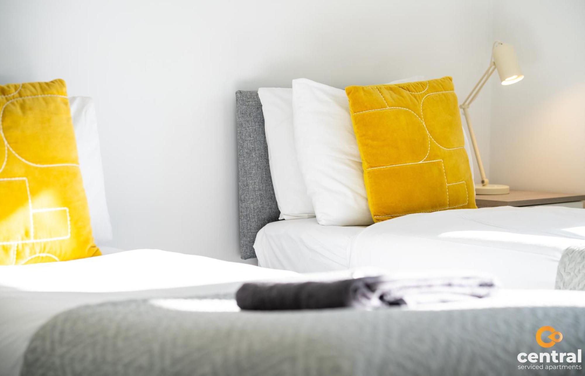 Central Serviced Apartments - 2 Bedroom - Free Street Parking - Fast Wifi - Smart Tvs In All Rooms - Ground Level - Family Neighbourhood - 3 X Double Beds - Heating 24-7 - Trade Stays - Weekly & Monthly Offers Dundee Exterior photo